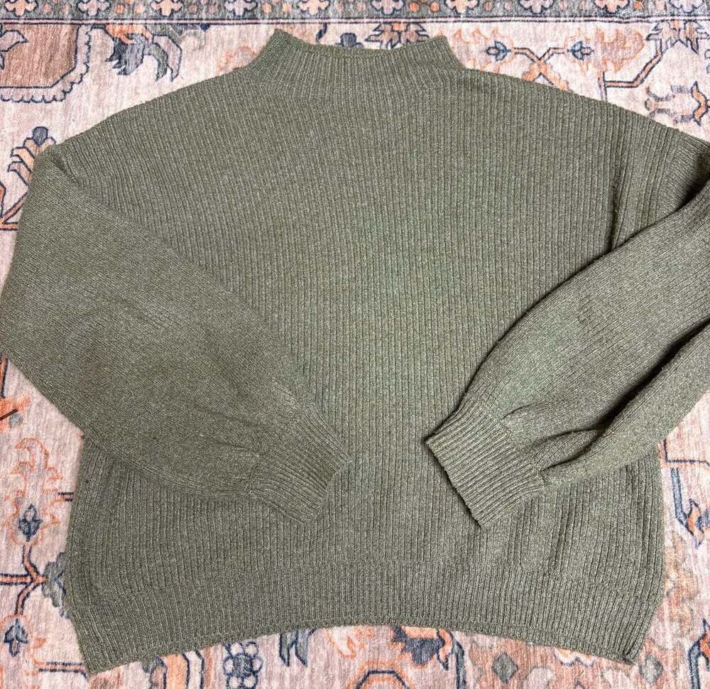 Pinque Green Ribbed Knit Sweater Medium